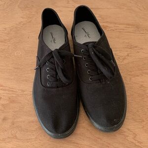 Black shoes universal thread brand size 10
